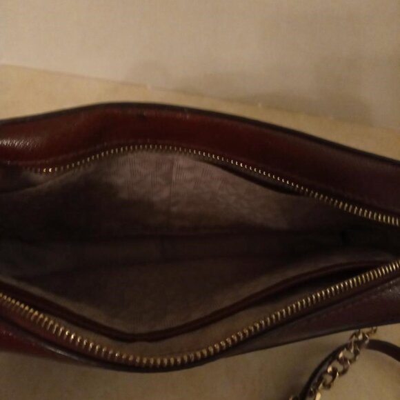 Michael Kors Wine Burgundy Leather Crossbody andMatching Wallet - Picture 2 of 8